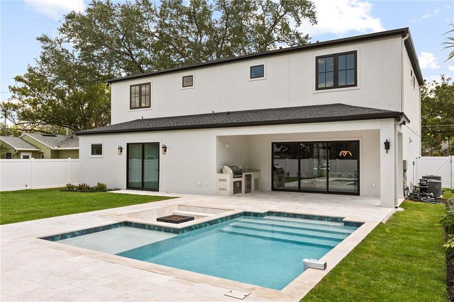 Exterior details and patio area of a home in , Orlando (Image 24).