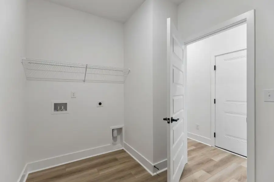 Spacious, unfurnished interior of a new home in Glenview Farms, Murfreesboro (Image 23).