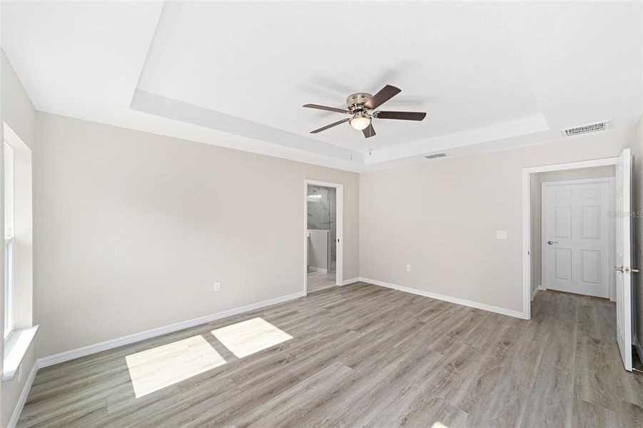 Spacious, unfurnished interior of a new home in , Dunnellon (Image 24).