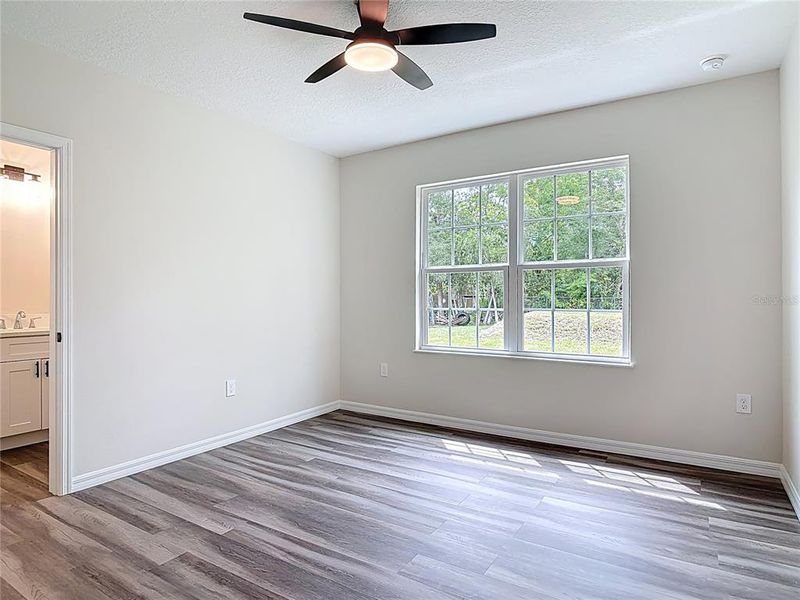 Spacious, unfurnished interior of a new home in , Deland (Image 26).