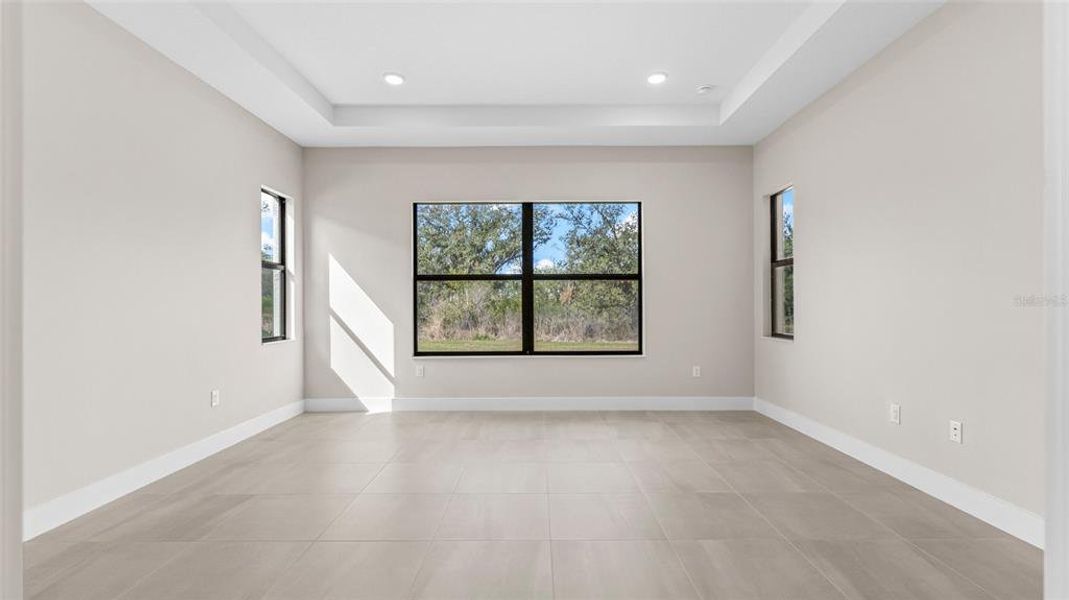 Spacious, unfurnished interior of a new home in Cresswind Lakewood Ranch, Lakewood Ranch (Image 29).