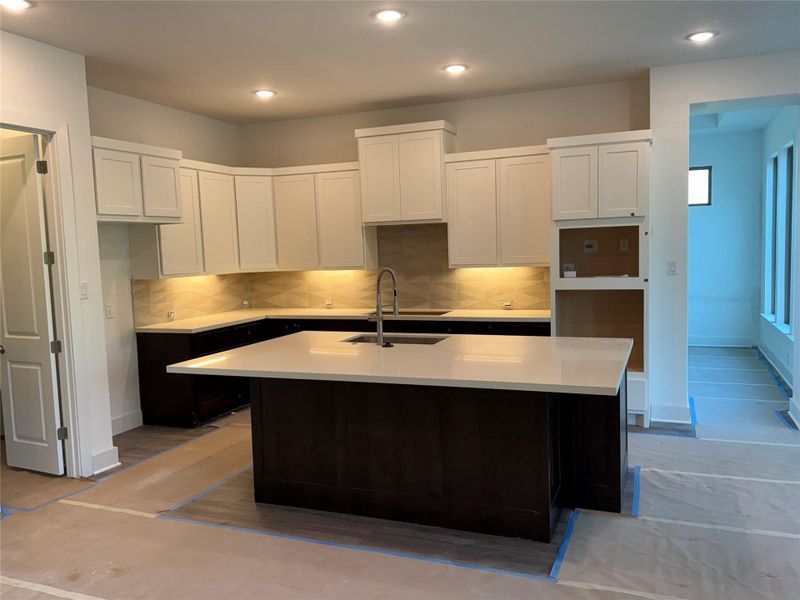 Light & Bright Open Concept Kitchen with large center island