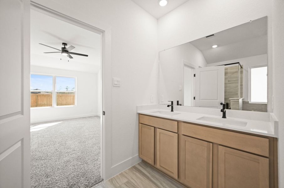 Furnished interior view inside a new home in Chapel Lakes, Montgomery (Image 15).