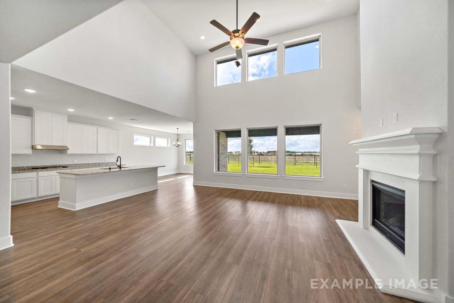 Spacious, unfurnished interior of a new home in Lago Mar, Texas City (Image 24).