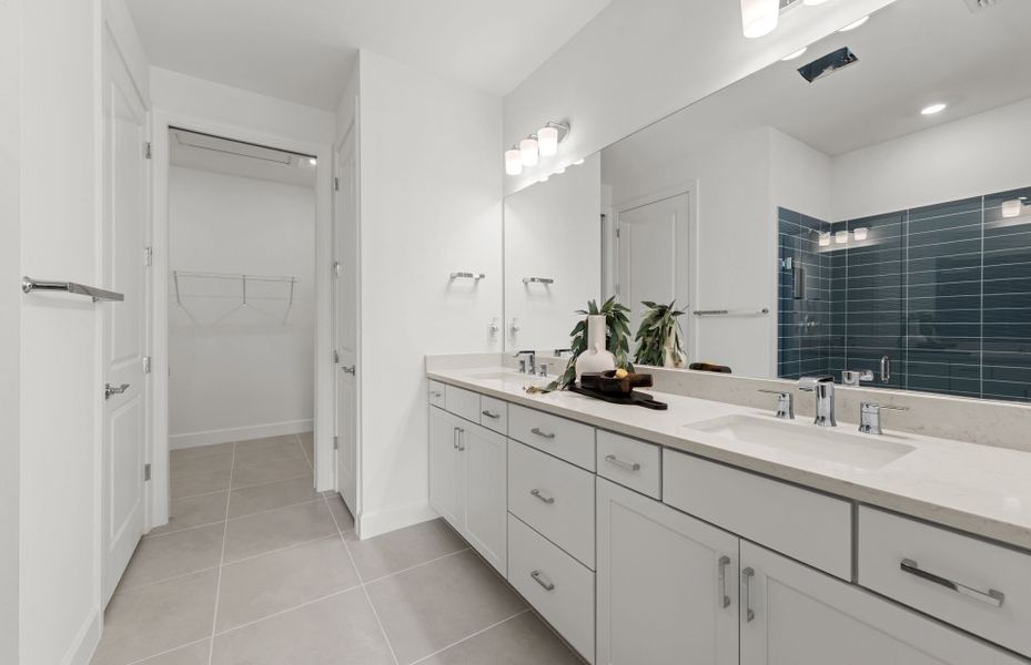 Representative furnished interior of a home built from the Ellenwood by Pulte Homes in Shores at Stillwater, Englewood (Image 16).