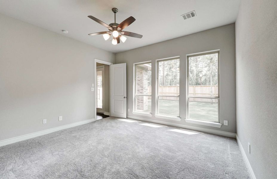 Representative unfurnished interior of a home built from the 2924 by Ravenna Homes in The Highlands 55′, Porter (Image 26). Representative unfurnished interior of a home built from the 2924 by Ravenna Homes in The Highlands 55′, Porter (Image 26).