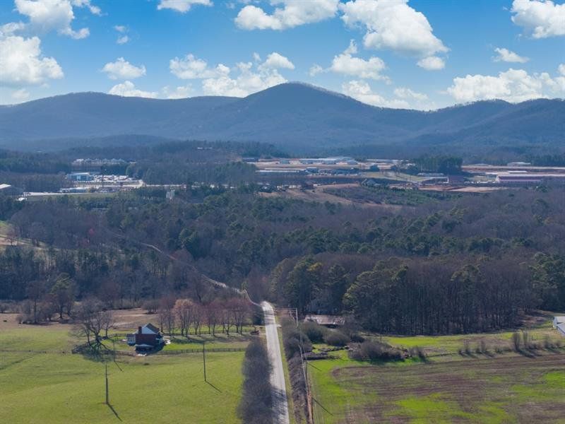Natural landscape and outdoor views near Rolling Meadows in Jasper (Image 29).
