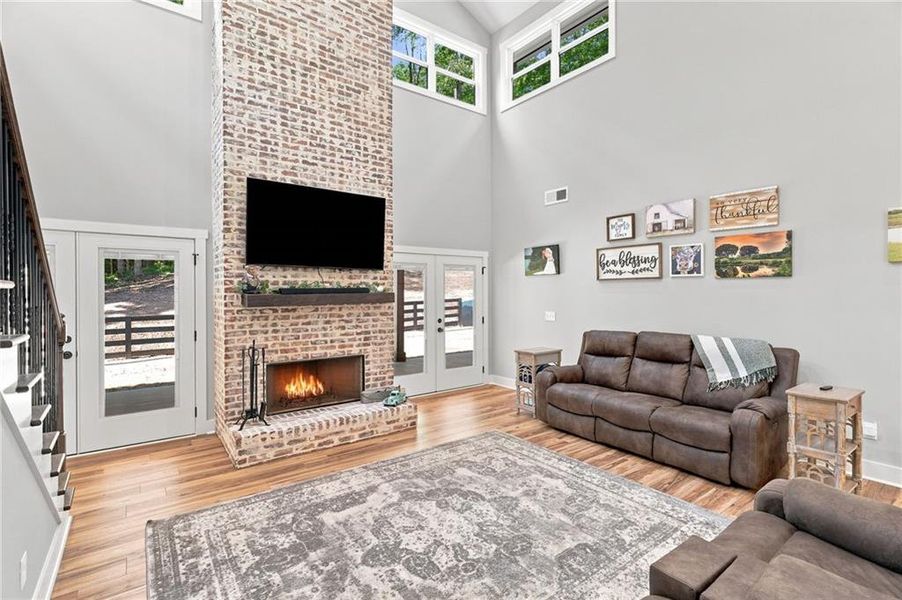 Furnished interior view inside a new home in , Jasper (Image 15).
