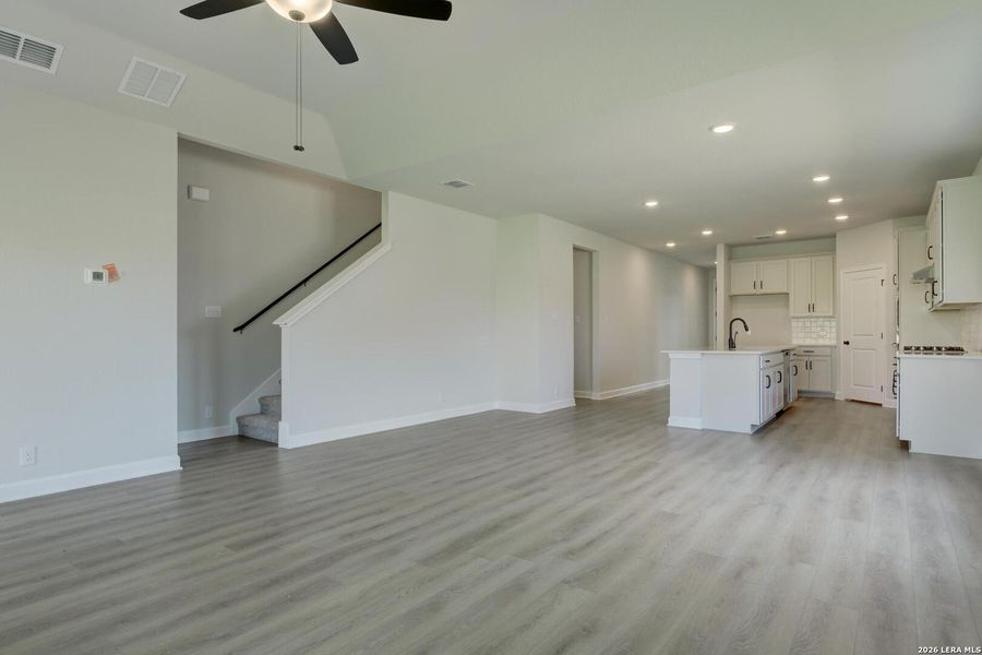 Spacious, unfurnished interior of a new home in Arcadia Ridge, San Antonio (Image 19).