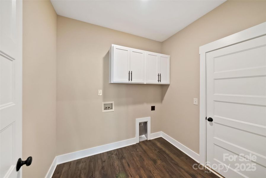 Spacious, unfurnished interior of a new home in , Monroe (Image 17).