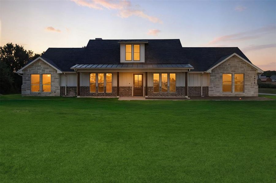 Virtually staged for visualization purposes Virtually staged for visualization purposes