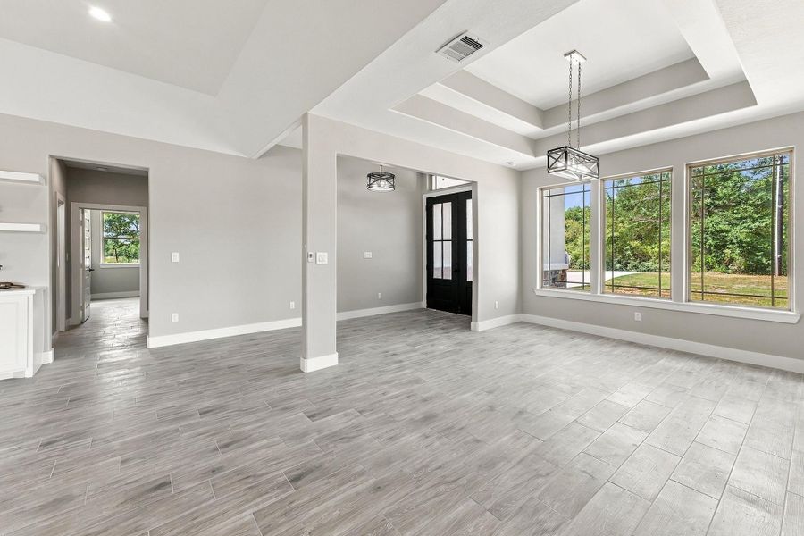 Spacious, unfurnished interior of a new home in , Huntsville (Image 28).