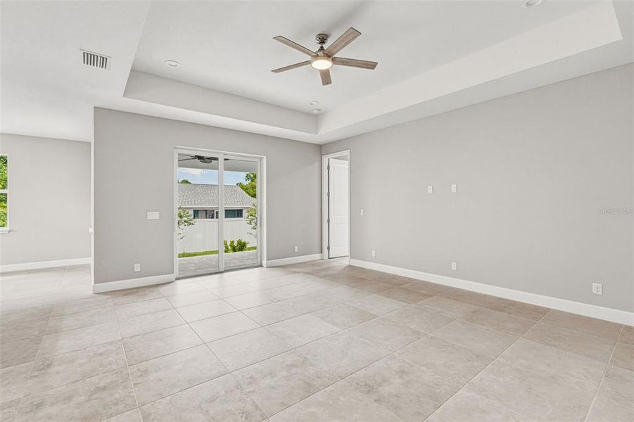 Spacious, unfurnished interior of a new home in , Rotonda West (Image 23).