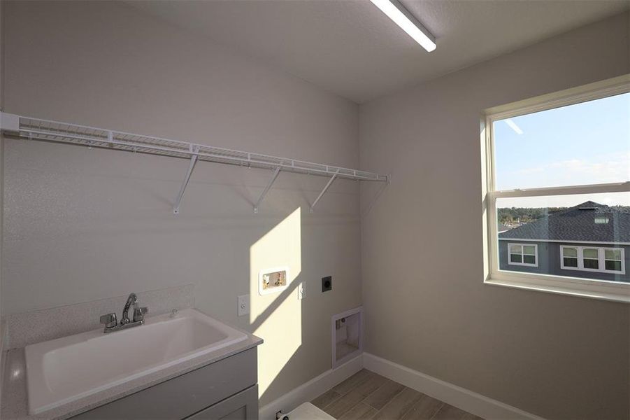 Spacious, unfurnished interior of a new home in Center Lake on the Park, St. Cloud (Image 13).