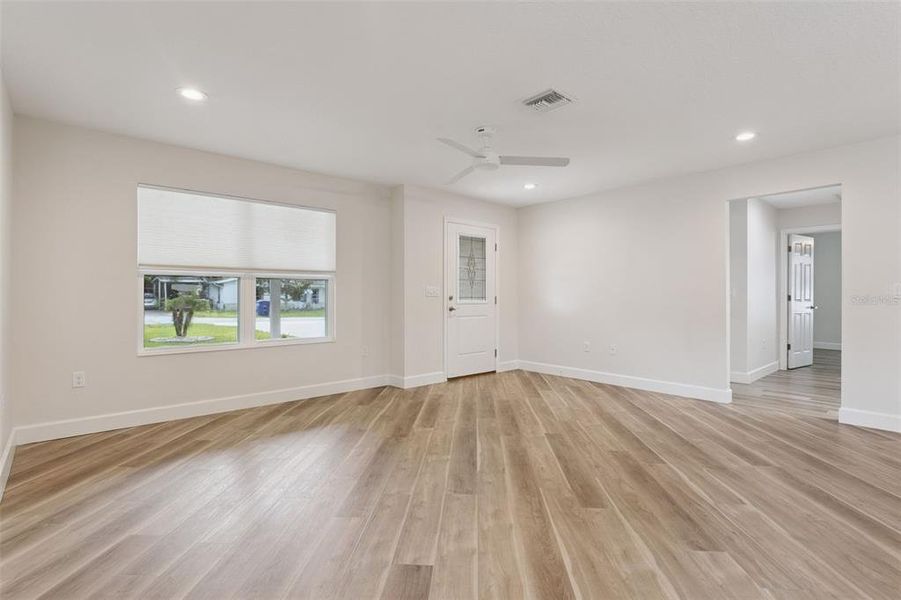 Spacious, unfurnished interior of a new home in , Tavares (Image 11).