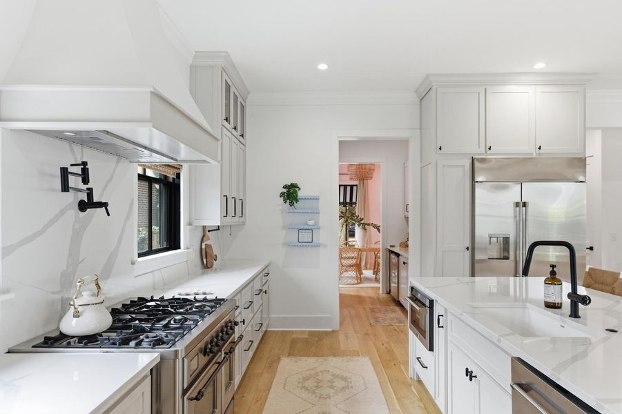 Furnished interior view inside a new home in , Charleston (Image 57).