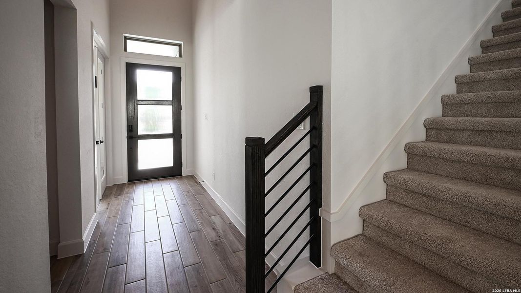 Spacious, unfurnished interior of a new home in Hidden Canyon, San Antonio (Image 24).