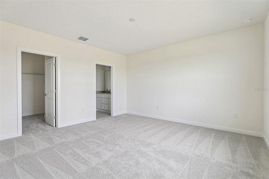 Spacious, unfurnished interior of a new home in Hamilton Bluff, Haines City (Image 15).