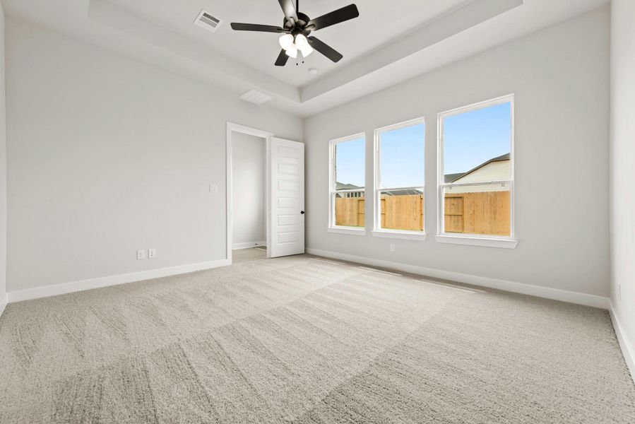 Representative image. Features, selections and colors may vary.