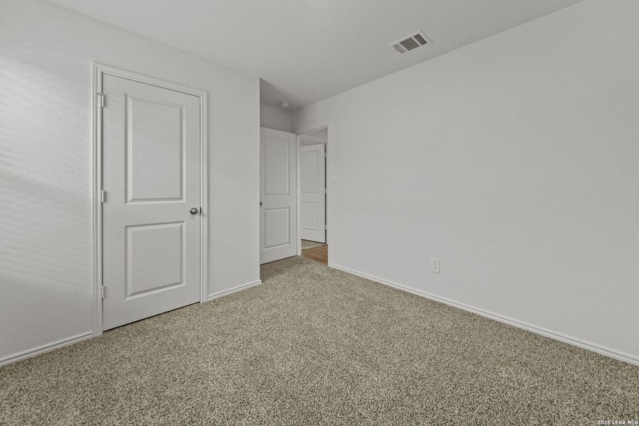 Spacious, unfurnished interior of a new home in Hickory Ridge, Elmendorf (Image 19).