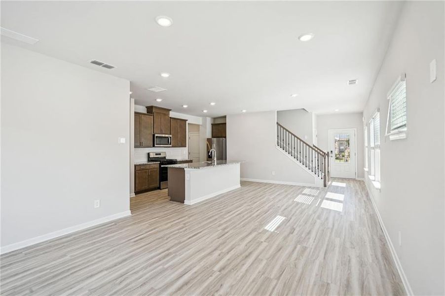 Spacious, unfurnished interior of a new home in Martin Springs - Reserve Series, Lawrenceville (Image 17).