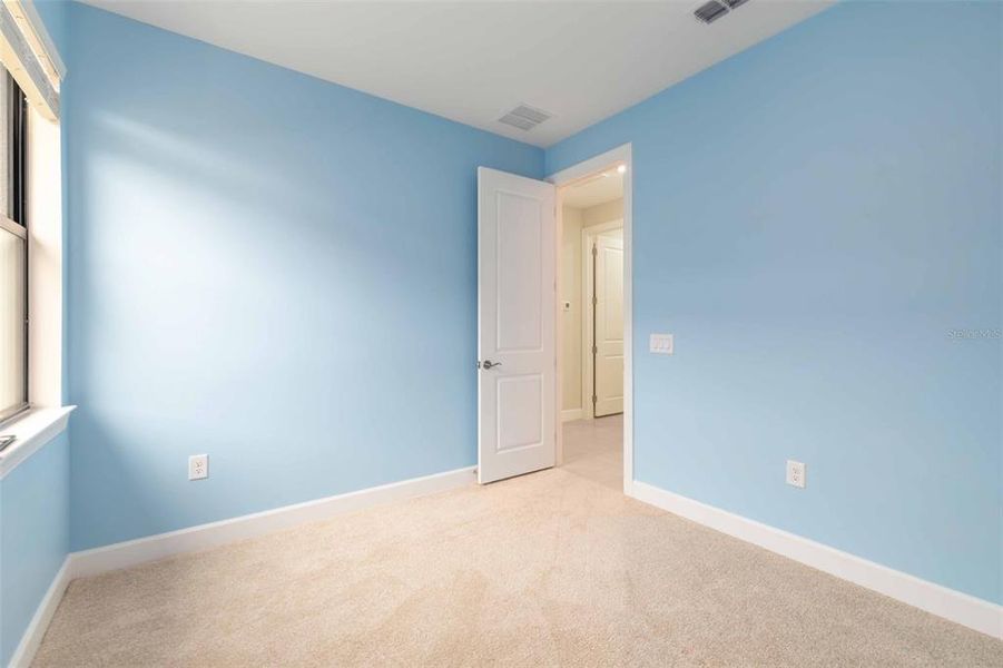 Spacious, unfurnished interior of a new home in , Bradenton (Image 35).