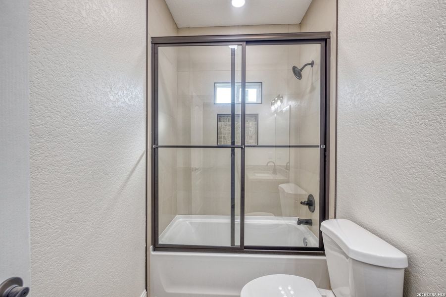 Image 22 of a home in .
