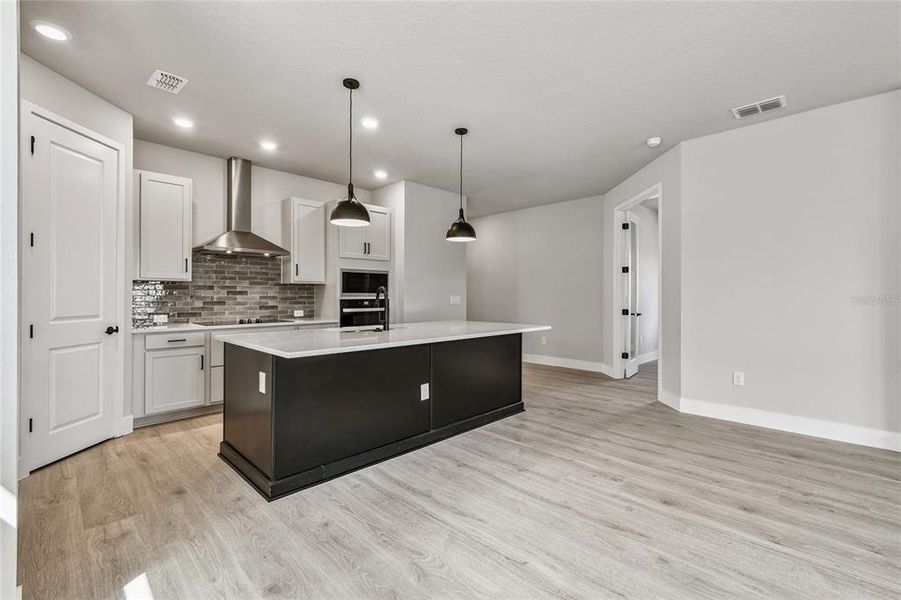 Furnished interior view inside a new home in North River Ranch – Garden Series, Parrish (Image 8). Furnished interior view inside a new home in North River Ranch – Garden Series, Parrish (Image 8).