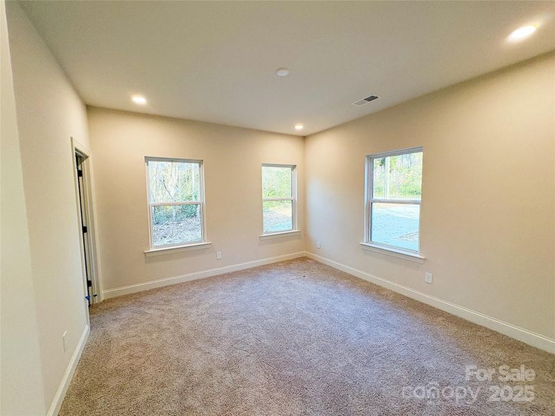 Spacious, unfurnished interior of a new home in , Statesville (Image 12).