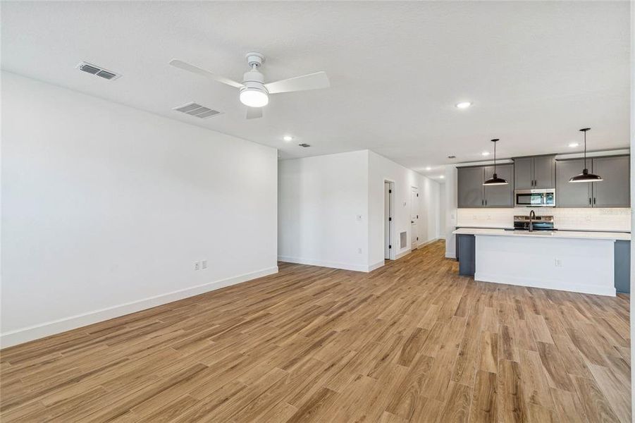 Spacious, unfurnished interior of a new home in Aspire at Glen Aire, Ocala (Image 21).