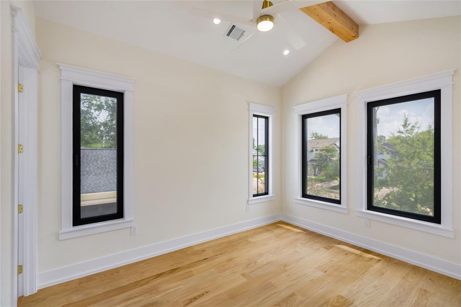 Spacious, unfurnished interior of a new home in , Houston (Image 26).