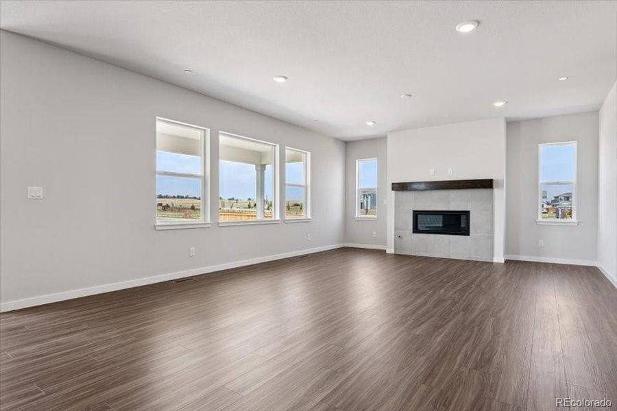 Spacious, unfurnished interior of a new home in Prestige Collection at Parkdale Commons, Erie (Image 19). Spacious, unfurnished interior of a new home in Prestige Collection at Parkdale Commons, Erie (Image 19).