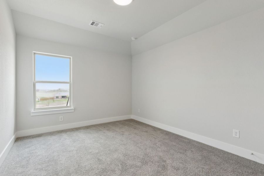 Spacious, unfurnished interior of a new home in Ellis Ranch Estates, Waxahachie (Image 33).