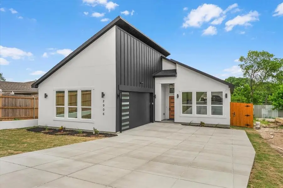 Front exterior of a new home in , Fort Worth, TX, highlighting curb appeal (Image 25).