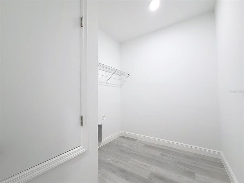 Spacious, unfurnished interior of a new home in , Ocala (Image 14).