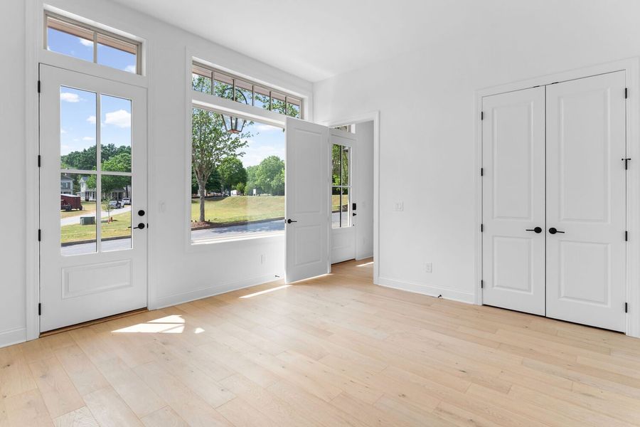 Spacious, unfurnished interior of a new home in Overlook at Gin Property, Senoia (Image 8).