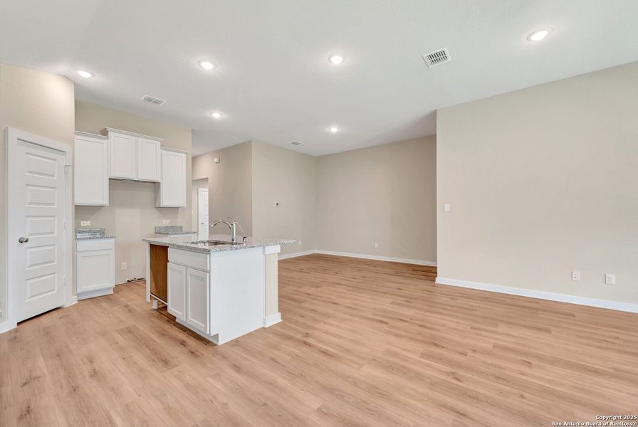 Spacious, unfurnished interior of a new home in Mesquite Ridge, San Antonio (Image 33). Spacious, unfurnished interior of a new home in Mesquite Ridge, San Antonio (Image 33).