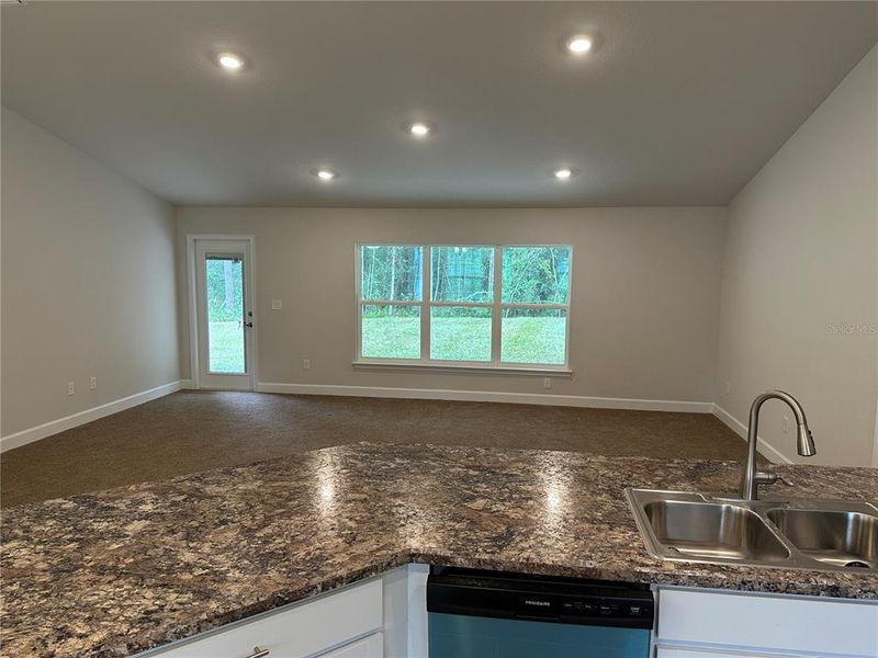 1540 Plan, different home different location, Options and colors will vary 1540 Plan, different home different location, Options and colors will vary