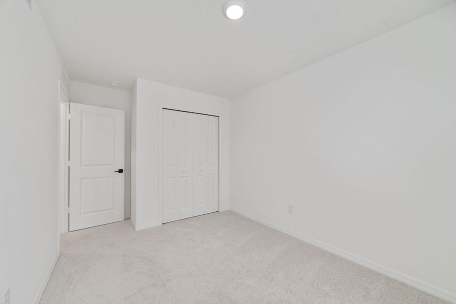 Spacious, unfurnished interior of a new home in Towns at Greenleaf, Oviedo (Image 21).