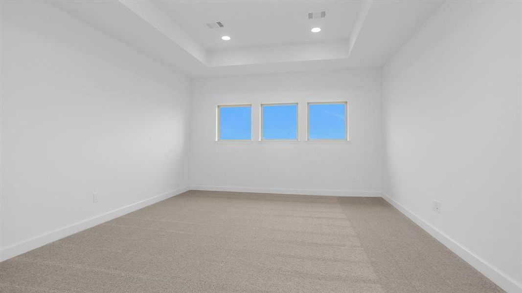 Spacious, unfurnished interior of a new home in Valencia 70', Manvel (Image 16).