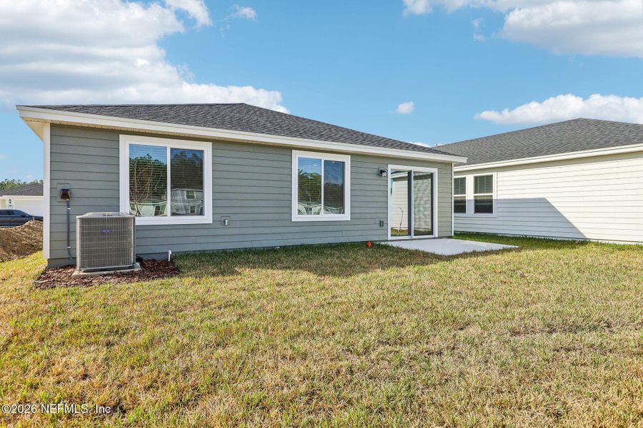Exterior details and patio area of a home in Kings Preserve, Jacksonville (Image 3).