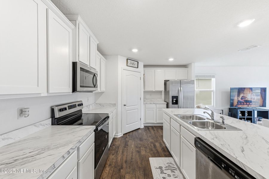 Furnished interior view inside a new home in Cross Creek Express, Green Cove Springs (Image 15). Furnished interior view inside a new home in Cross Creek Express, Green Cove Springs (Image 15).