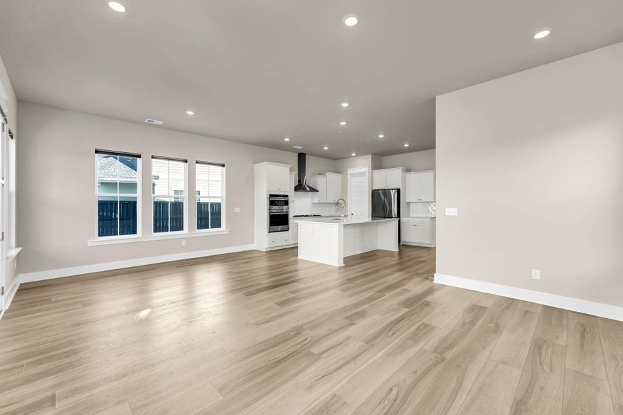 Spacious, unfurnished interior of a new home in Carnes Crossroads, Summerville (Image 36).