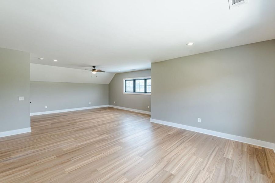 Spacious, unfurnished interior of a new home in , Bremen (Image 31).