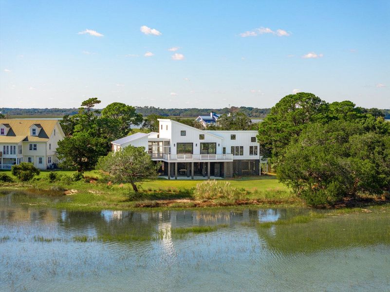 Exterior details and patio area of a home in , Charleston (Image 49).