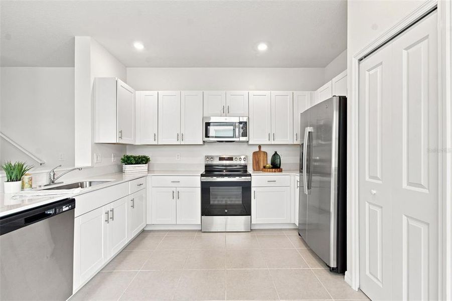Furnished interior view inside a new home in , Zephyrhills (Image 5).