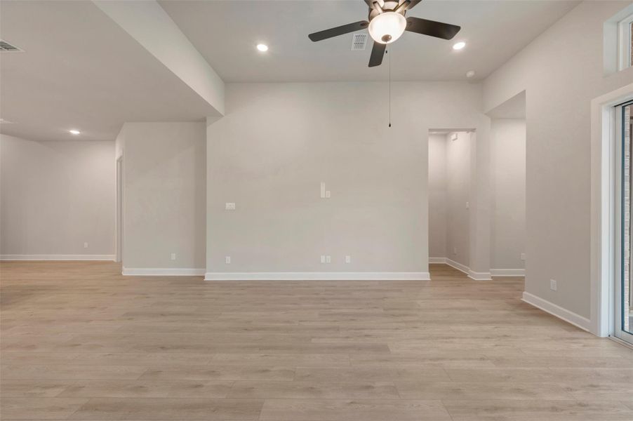 Spacious, unfurnished interior of a new home in Harvest Green - Reserve Collection, Richmond (Image 23).
