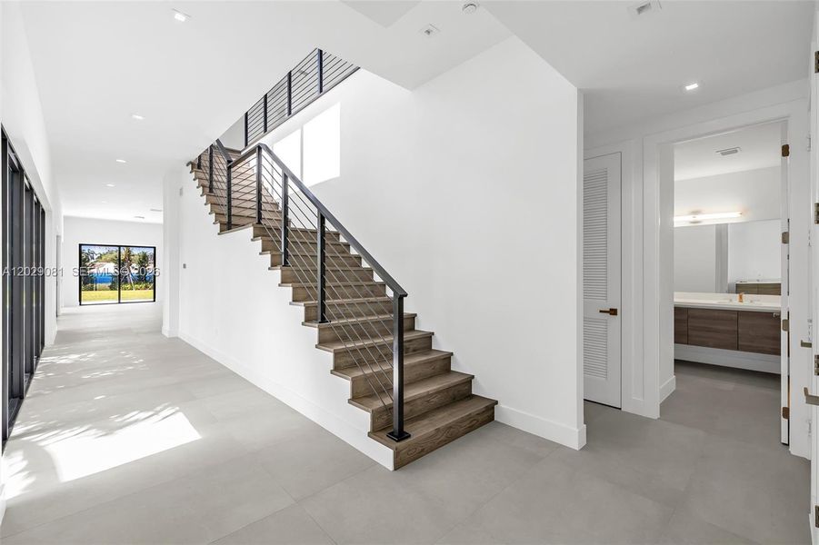 Spacious, unfurnished interior of a new home in , Weston (Image 44).