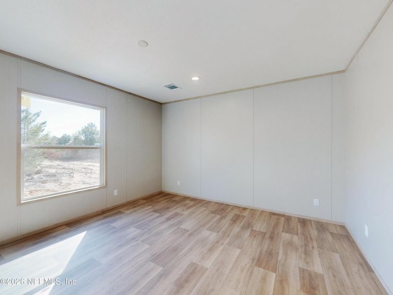Spacious, unfurnished interior of a new home in , Keystone Heights (Image 22).