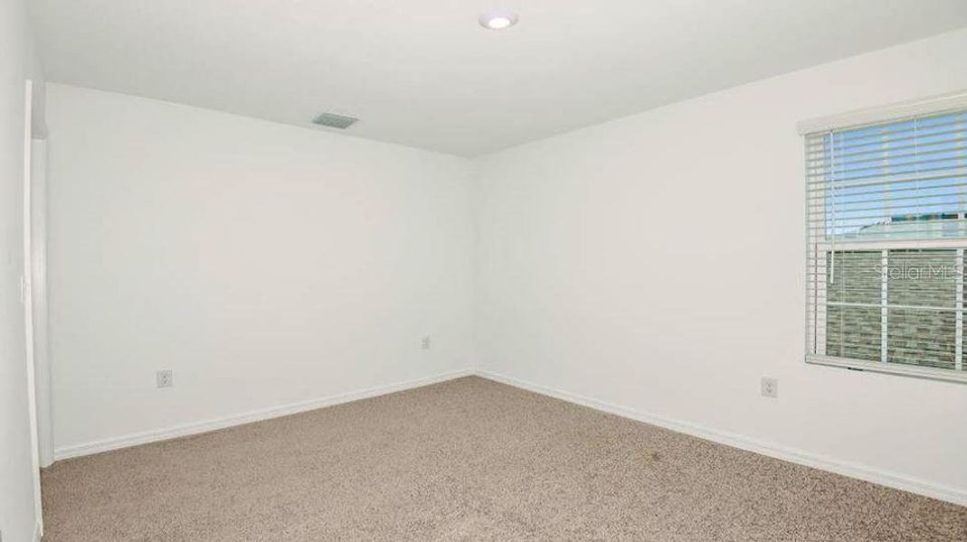 Spacious, unfurnished interior of a new home in Palm Wind, Hudson (Image 12).